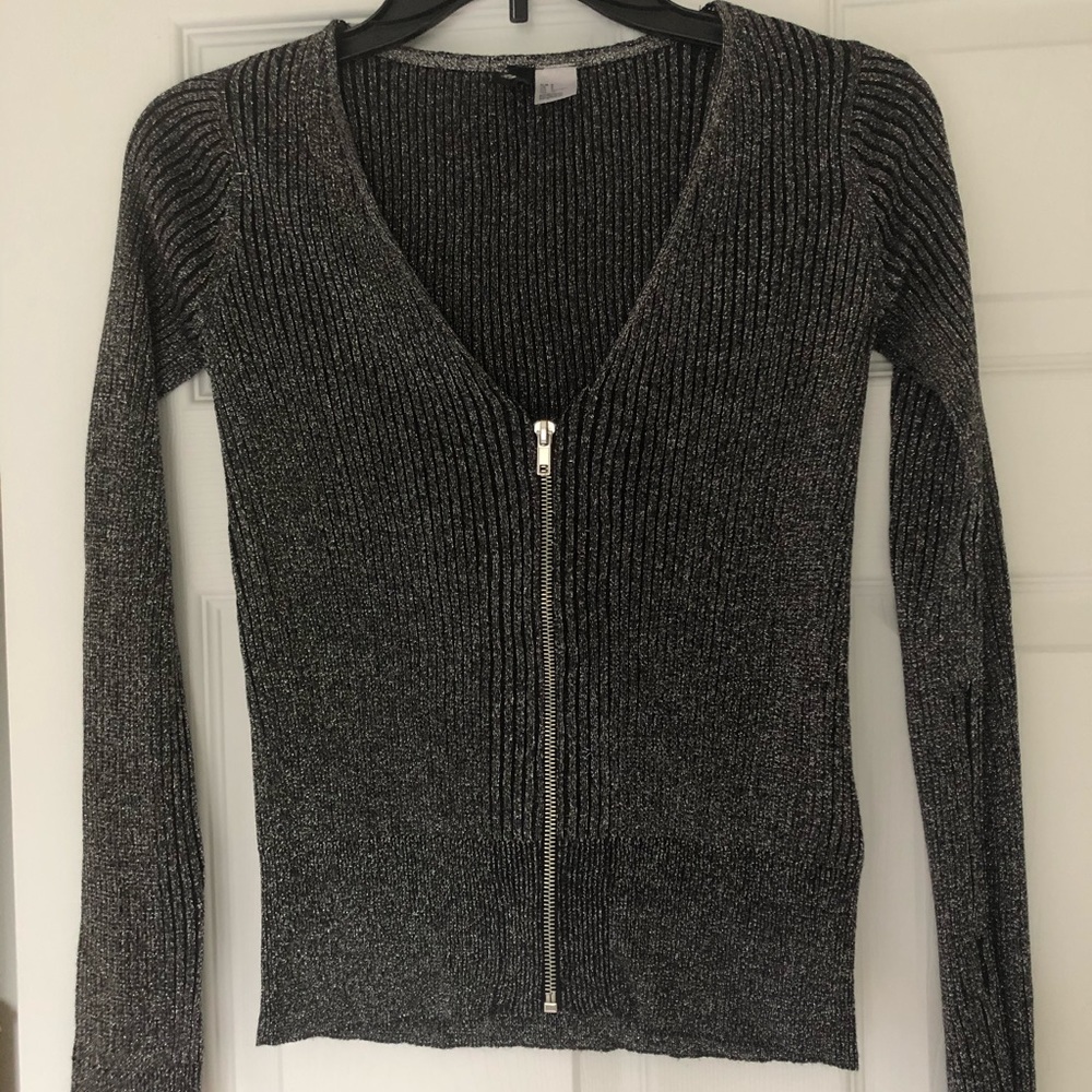 H&M Sm black/silver sparkly top w/ zip front